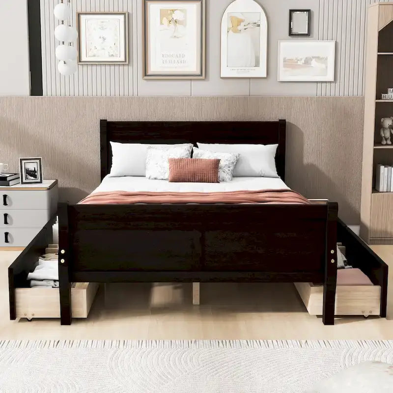 Letto a piattaforma in legno a una piazza e mezza con 4 cassetti e testiera lineare